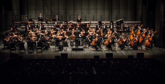 orkiestra na scenie