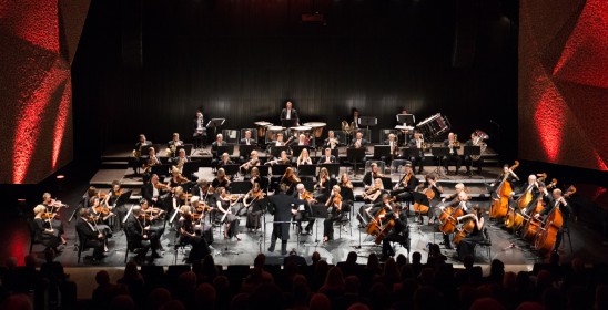 orkiestra na scenie