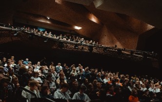 publiczność na widowni 