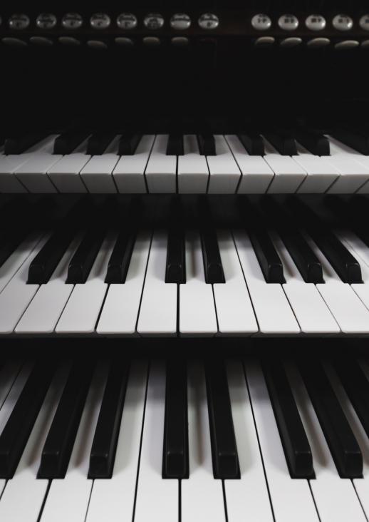 Pipe organ keyboards