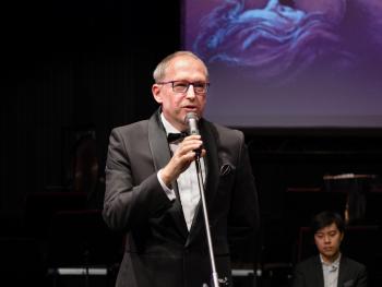 5. Międzynarodowy Festiwal i Konkurs Skrzypcowy im. K. Lipińskiego Przemówienie Prezesa Zarządu  Nova Trading S.A. , przed wręczeniem nagrody podczas Koncertów Laureatów 5.Przemówienie Prezesa PGE Toruń SA - Roberta Kowalskiego. Międzynarodowy Festiwal i Konkurs Skrzypcowy im. K. Lipińskiego