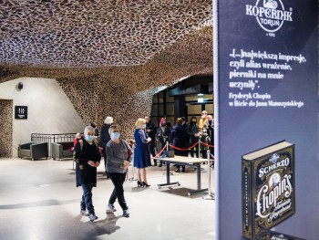 roliup FC Kopernik S.A. ze zdjęciem pierników Fabryka Cukiernicza Kopernik S.A.